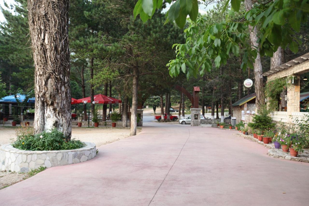 Hamiti Camping Center Dukat Esterno foto